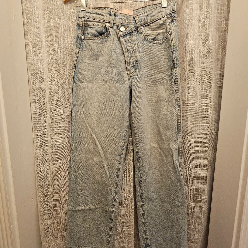 REVICE Asymmetrical light wash straight leg jean